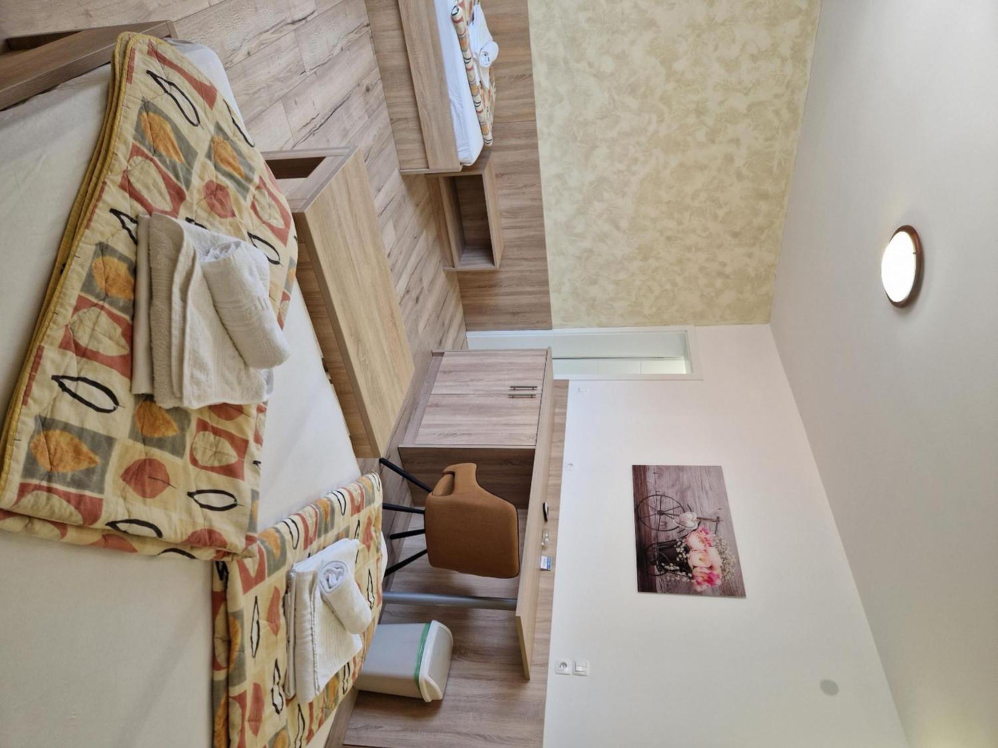 Apartment And Rooms Amenka نوفاليا المظهر الخارجي الصورة