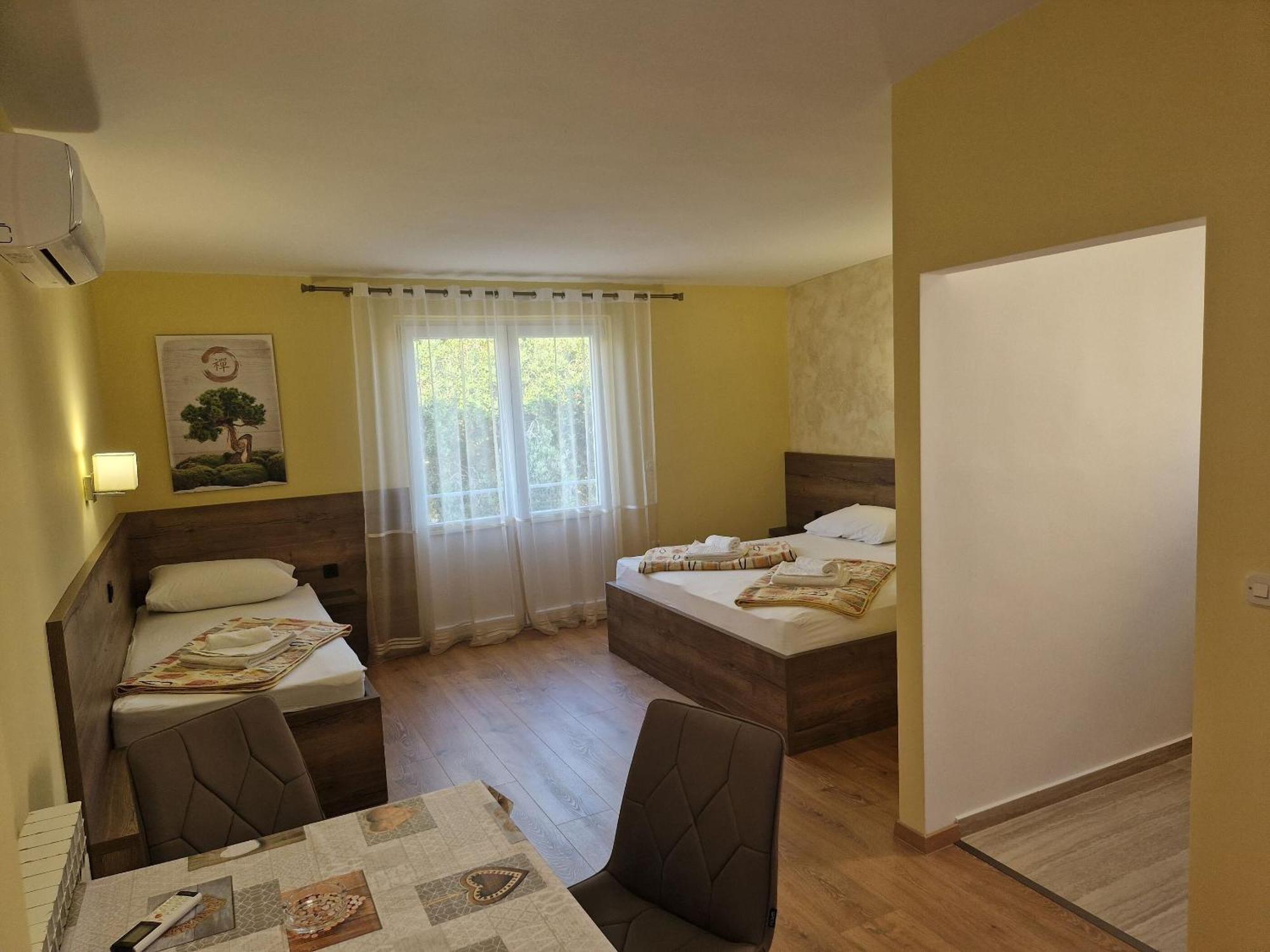 Apartment And Rooms Amenka نوفاليا المظهر الخارجي الصورة