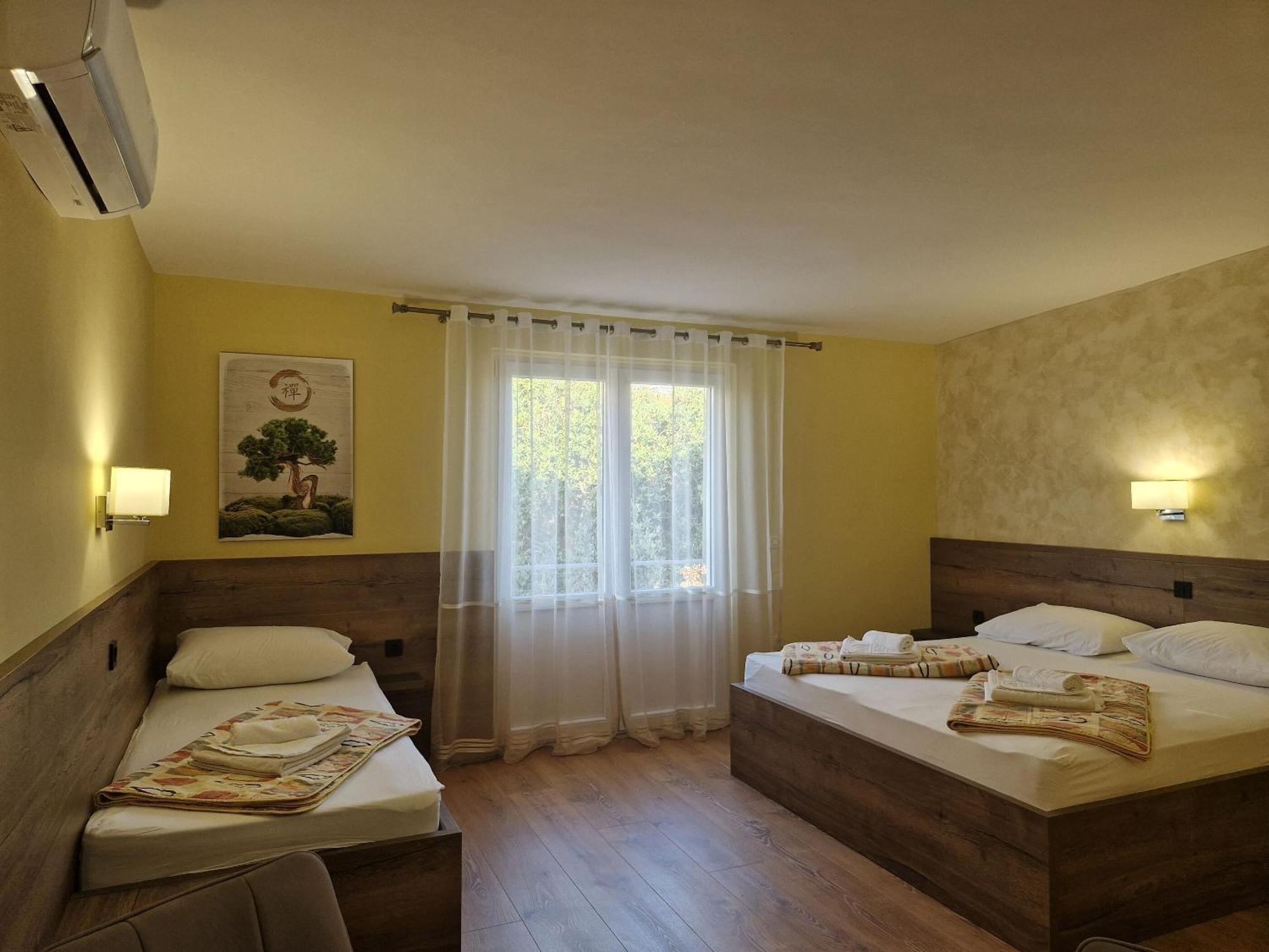 Apartment And Rooms Amenka نوفاليا المظهر الخارجي الصورة