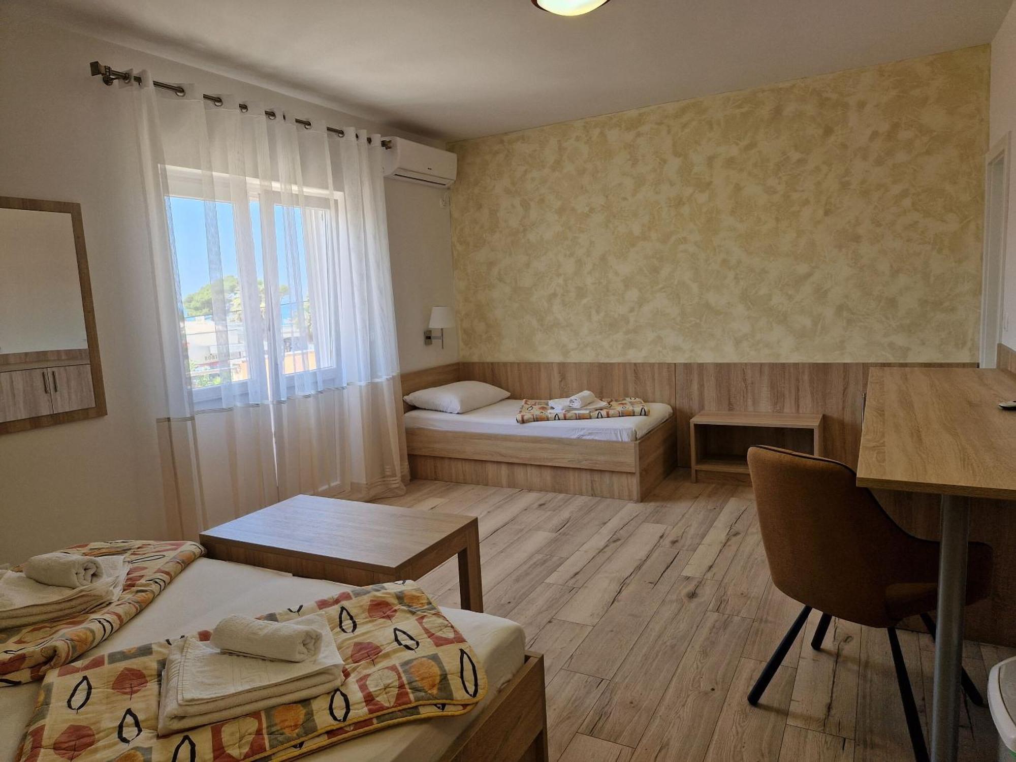 Apartment And Rooms Amenka نوفاليا المظهر الخارجي الصورة