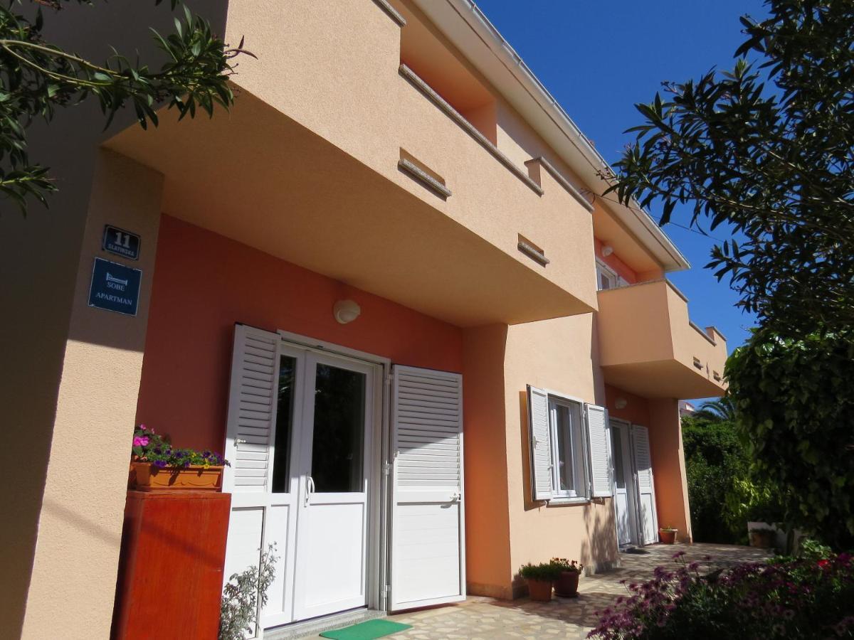Apartment And Rooms Amenka نوفاليا المظهر الخارجي الصورة